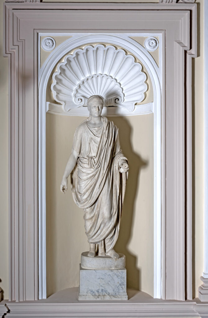 Rome Chancery (Palazzo Margherita and Twin Villas) | Man wearing a senatorial toga Rome Chancery (Palazzo Margherita and Twin Villas) | Man wearing a senatorial toga