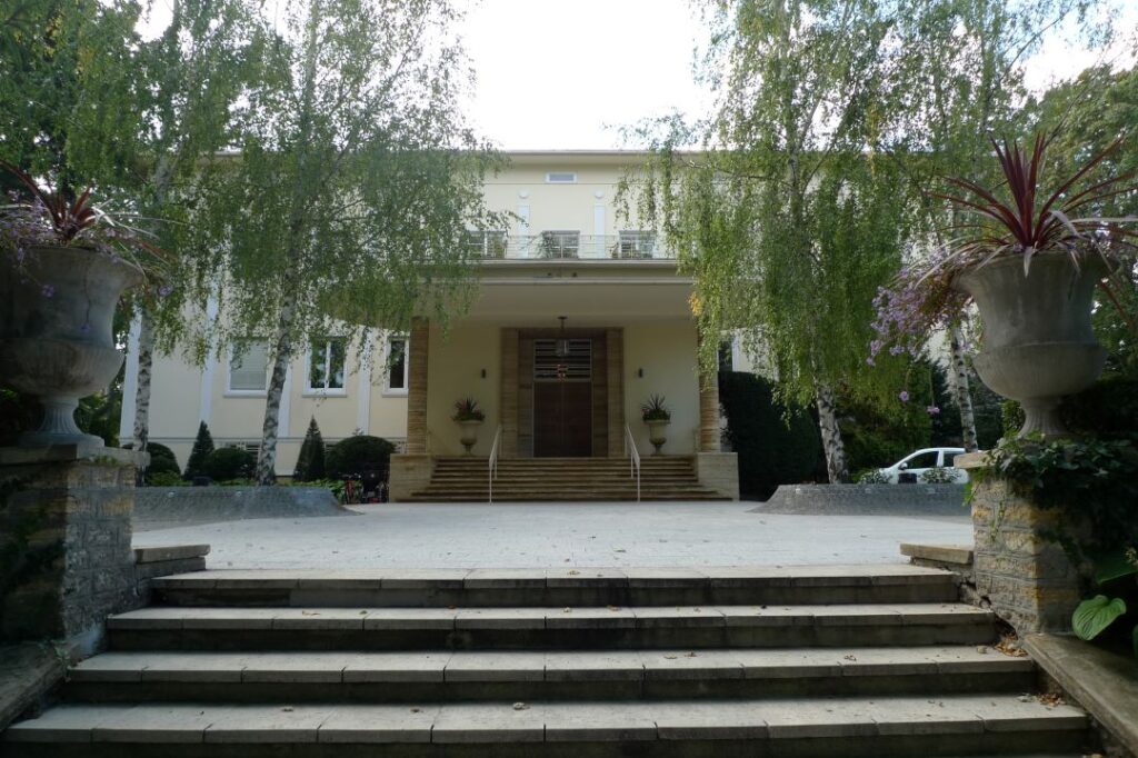 Vienna Chief of Mission Residence | Secretary's Register (2022)